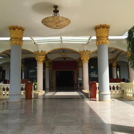 Champasak Palace Hotel Pakse Exterior photo