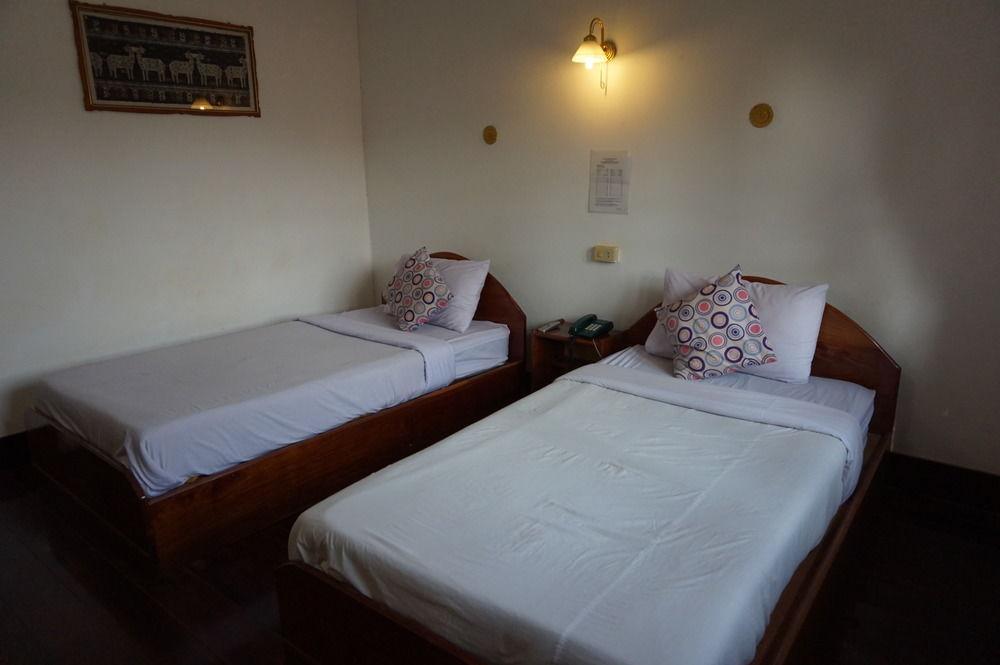 Champasak Palace Hotel Pakse Exterior photo