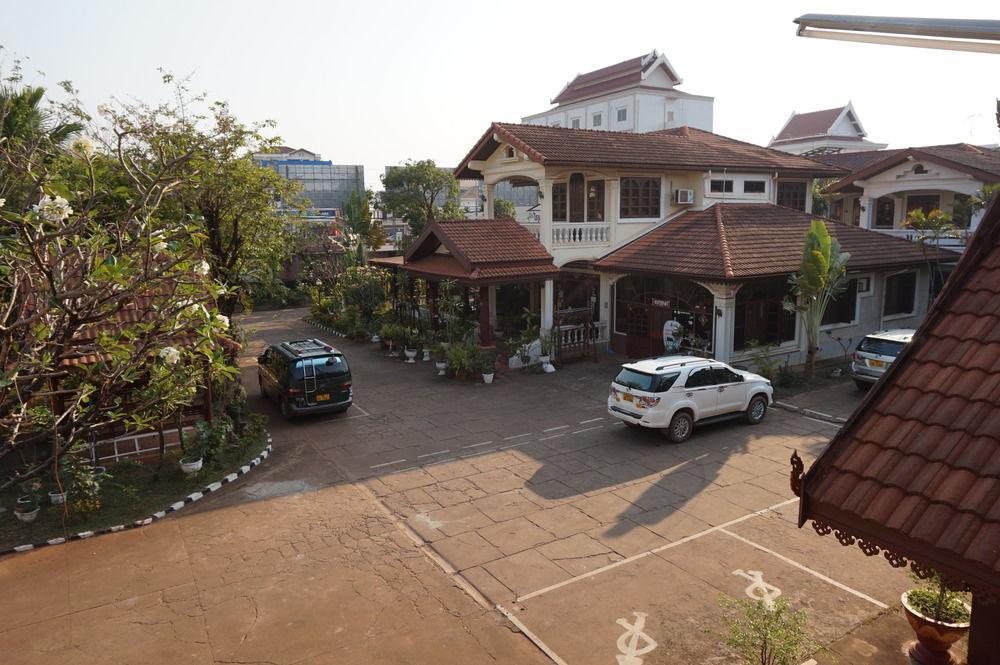 Champasak Palace Hotel Pakse Exterior photo