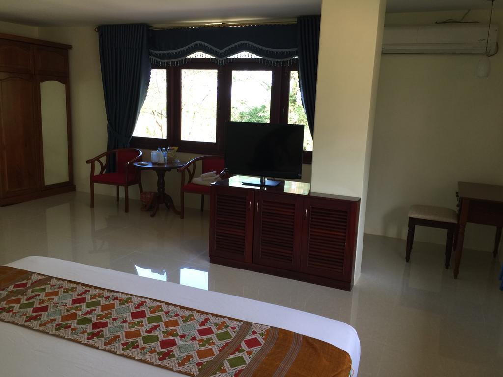 Champasak Palace Hotel Pakse Exterior photo