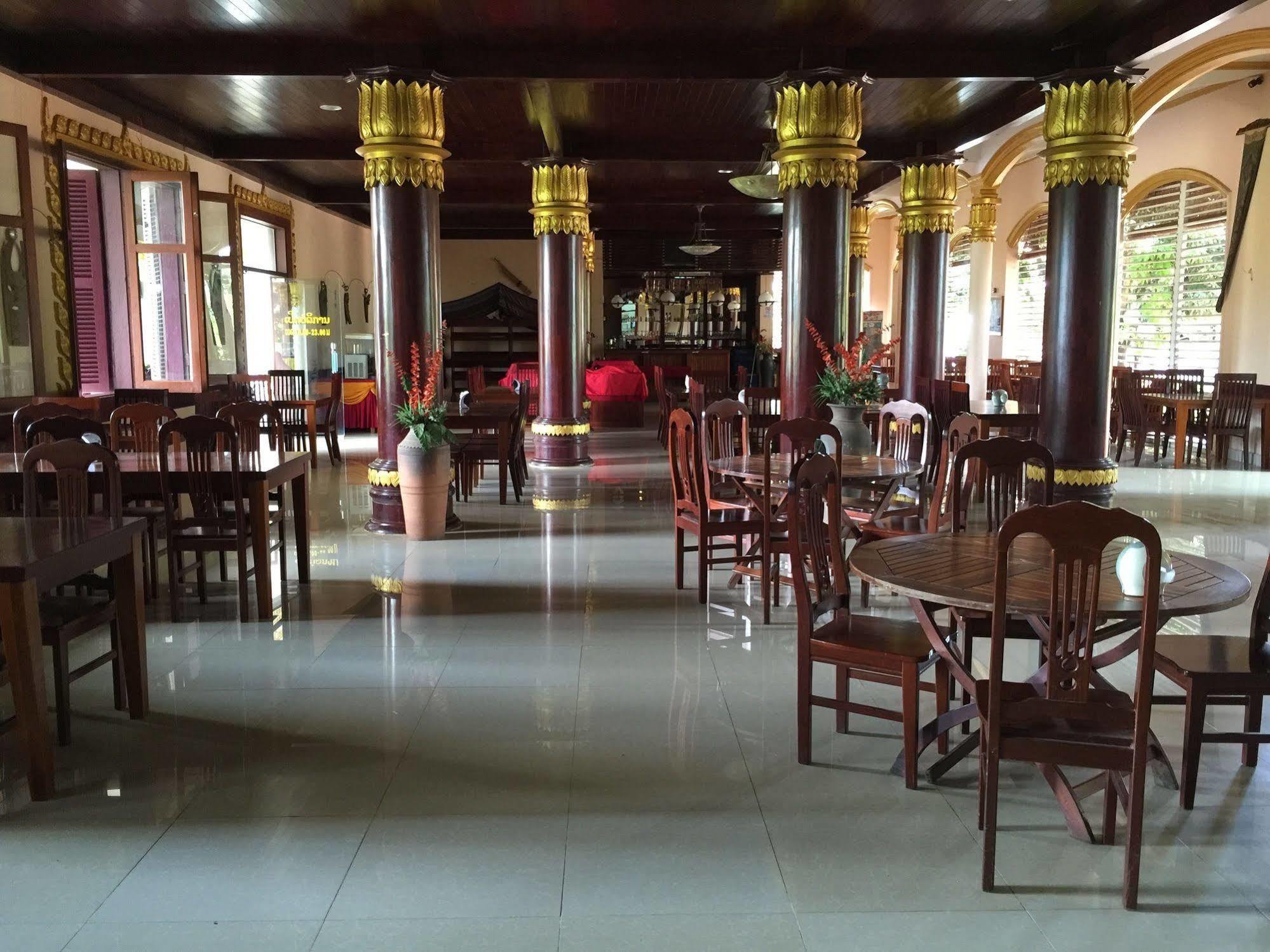 Champasak Palace Hotel Pakse Exterior photo