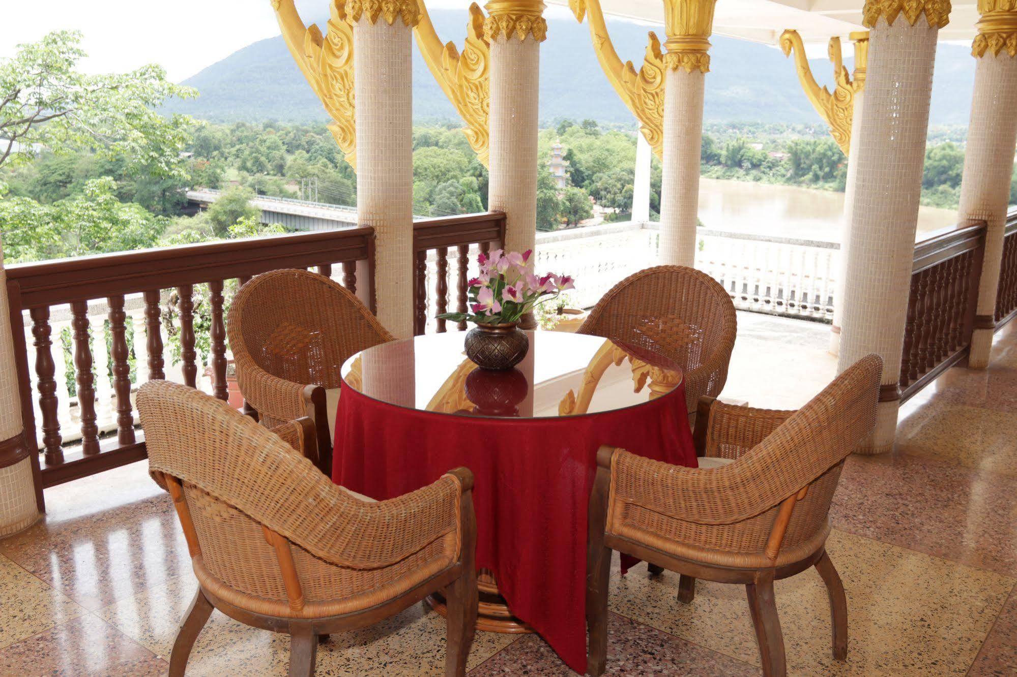 Champasak Palace Hotel Pakse Exterior photo