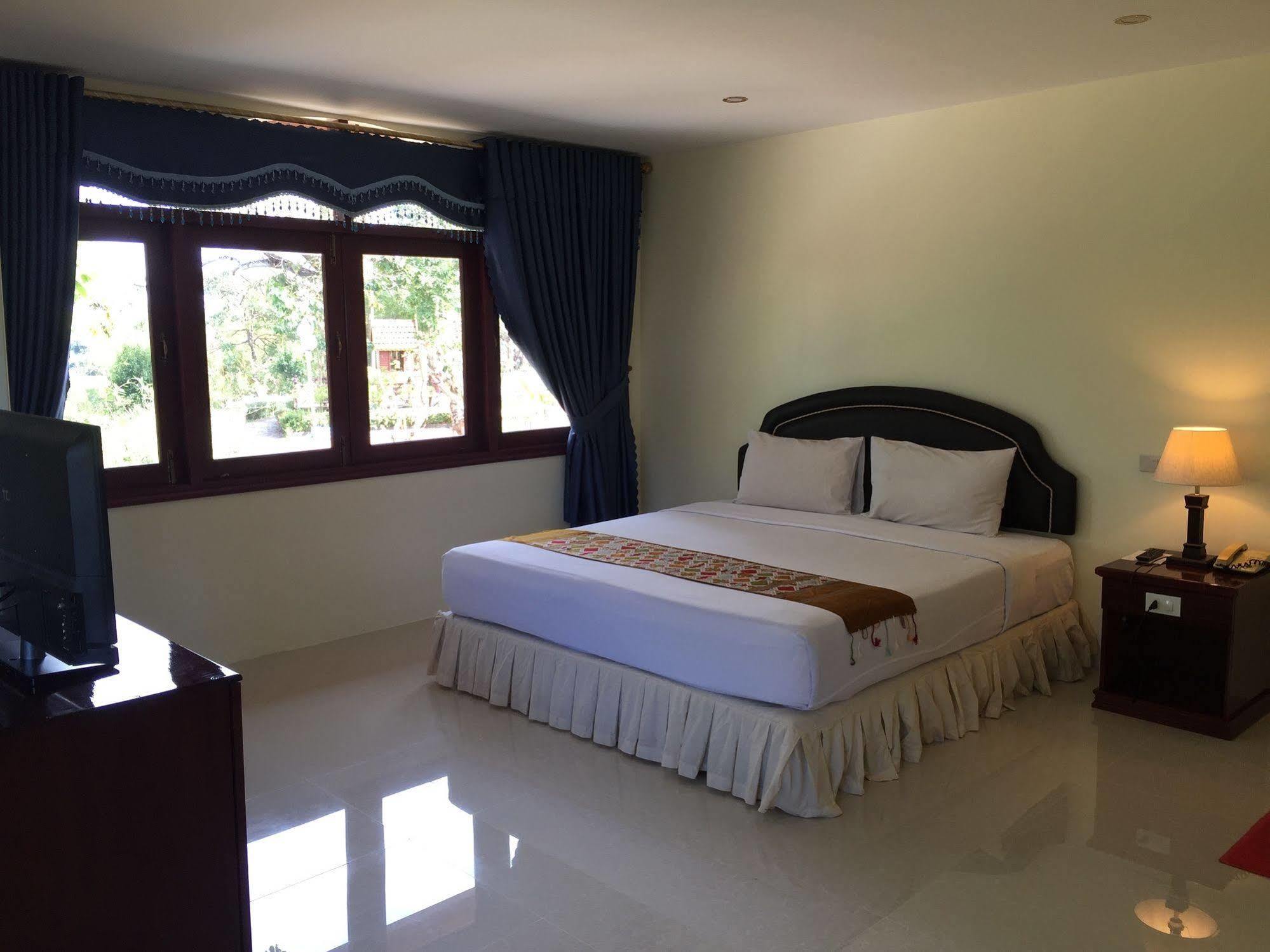 Champasak Palace Hotel Pakse Exterior photo