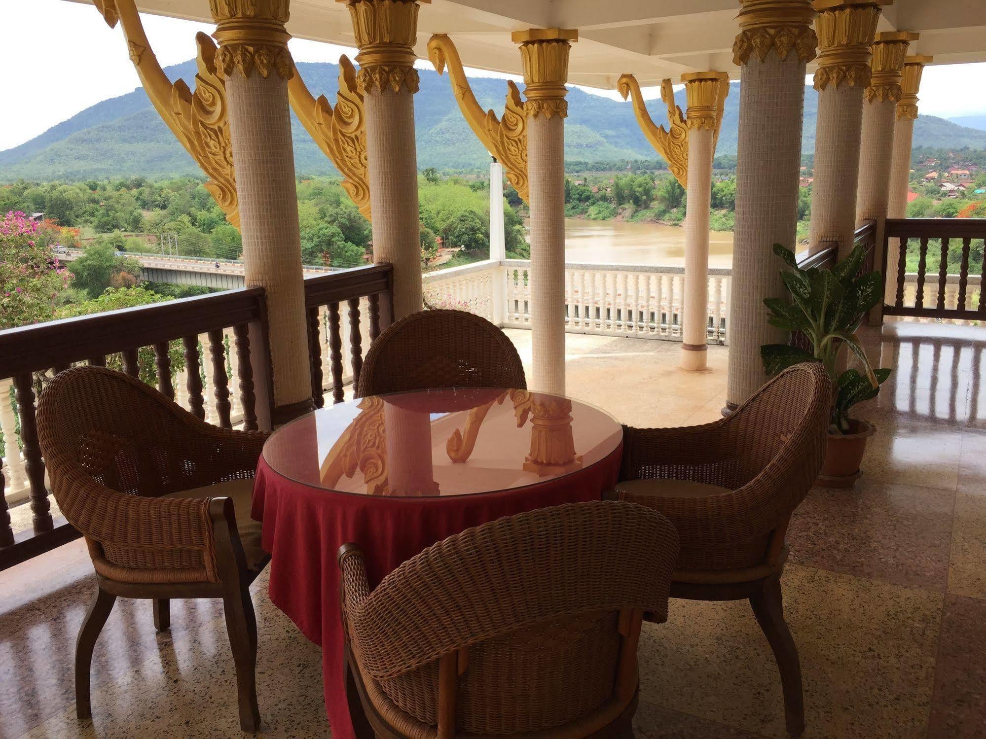 Champasak Palace Hotel Pakse Exterior photo