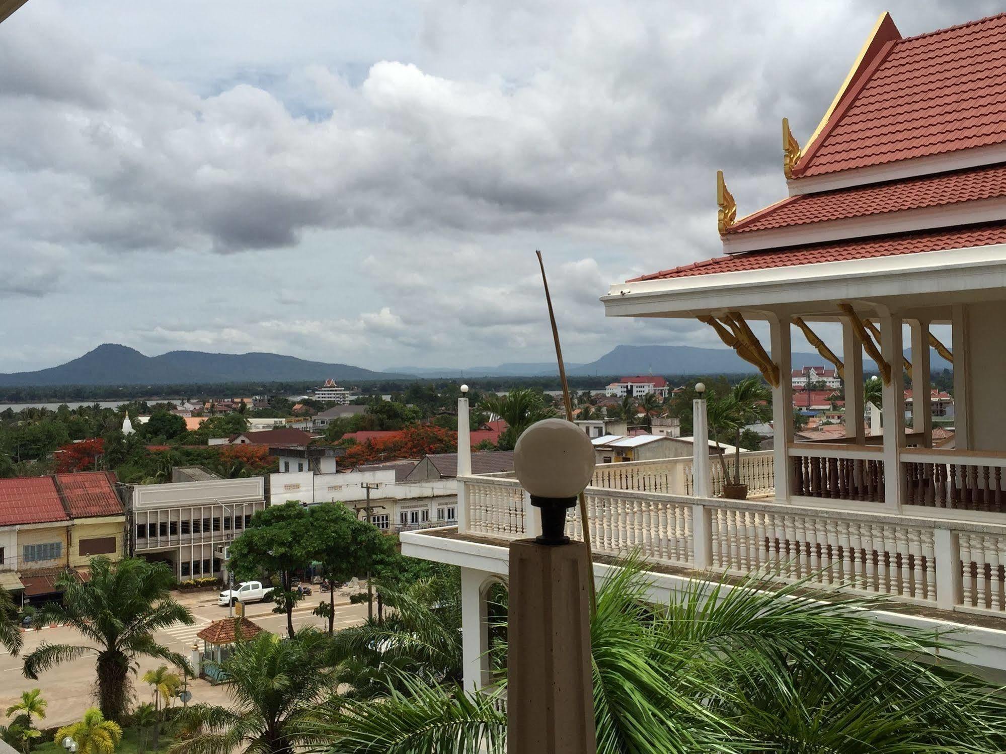 Champasak Palace Hotel Pakse Exterior photo