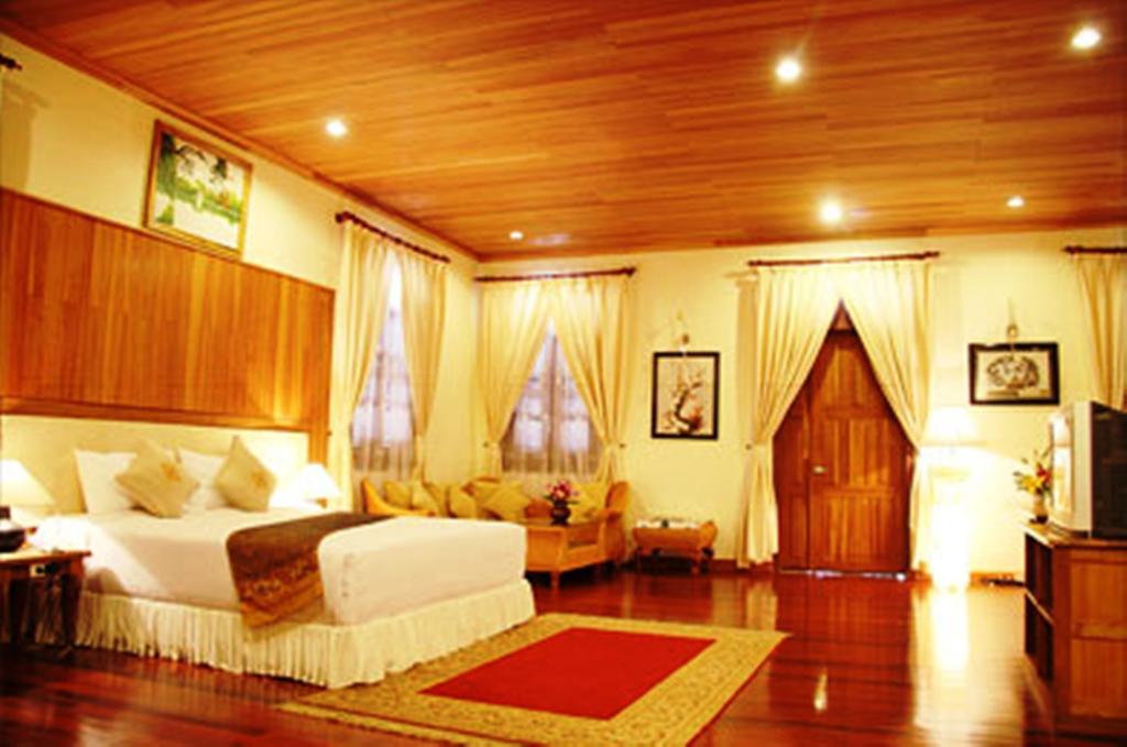 Champasak Palace Hotel Pakse Exterior photo