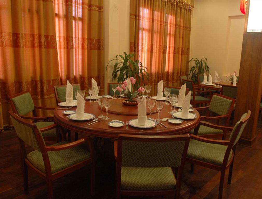 Champasak Palace Hotel Pakse Exterior photo